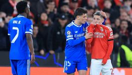 Serie A, cambia il regolamento: la decisione su rosso per mano alla bocca, Var sugli angoli e gli altri casi