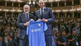 Allegri riesce a far breccia sui tifosi del Napoli ma scatena la rabbia di quelli di Juventus e Milan