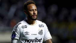 Neymar torna a giocare col Santos ed è quasi rissa col Remo Belem: insulti e provocazioni, tifosi inferociti