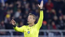 Serie A, gli arbitri della 3a giornata: Orsato non se l'è sentita, ecco chi dirige Inter-Napoli e Juventus-Milan