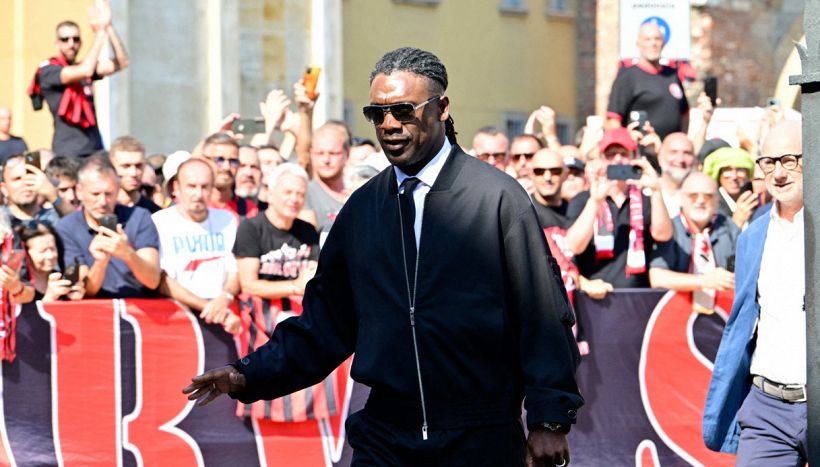 Seedorf per l'ultimo tributo al suo Baresi
