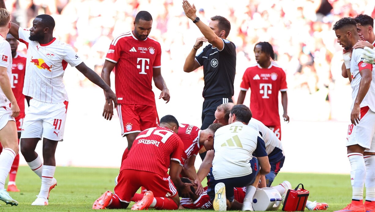 https://wips.plug.it/cips/sport.virgilio.it/cms/2026/08/bayern-monaco-jamal-musiala-collasso.jpeg