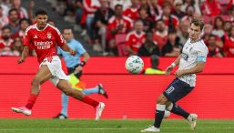 Benfica-Aarhus, moviola: Guida non vede due rigori, il Var Fabbri lo salva una volta ma poi non interviene e sbaglia