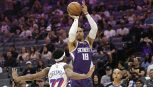 Russell Westbrook si ritira: il re delle triple doppie saluta senza anelli al dito. Lakers venduti a una cifra record