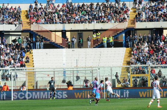 Catania, che pasticccio: penalizzazione in arrivo, tifosi furiosi