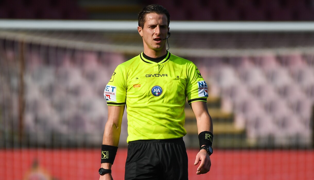 https://wips.plug.it/cips/sport.virgilio.it/cms/2026/08/chi-e-l-arbitro-edoardo-manedo-mazzoni.jpeg