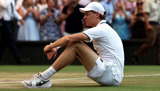 Sinner si arrende: niente US Open, salterà il primo slam dal 2019 a oggi. "Triste e deluso, ma non avevo scelta"