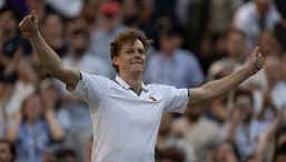 Sinner, compleanno col dubbio US Open: l’ATP celebra Jannik che si gode un po’ di relax prima del J Medical. Rusedski preoccupato