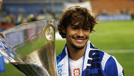 LIVE Calciomercato affari e trattative in diretta, Roma-Mora è fatta, Badiashile al Napoli. Il Sassuolo prende Leysen