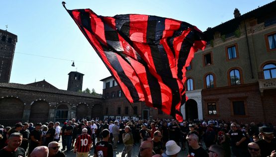 Funerali Franco Baresi, a Milano l'ultimo saluto alla leggenda rossonera e della Nazionale