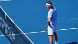 Tsitsipas cede a Fonseca e si scaglia contro Montreal, che polemica con l’arbitro: “Che stiamo facendo?”