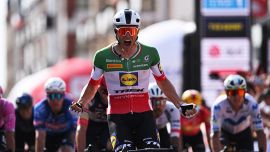 Giro di Polonia, Jonathan Milan vince al debutto in maglia tricolore: volata imperiale, Magnier stavolta s'inchina