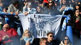 “Las Malvinas son argentinas”, lo striscione compare anche nel rugby: dopo Messi e compagni ormai è un caso