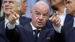 FIFA, la partita di potere di Infantino: il Marocco dietro la sfida a Ceferin. Scontro sul Mondiale a 64 squadre, l’ira di Figo