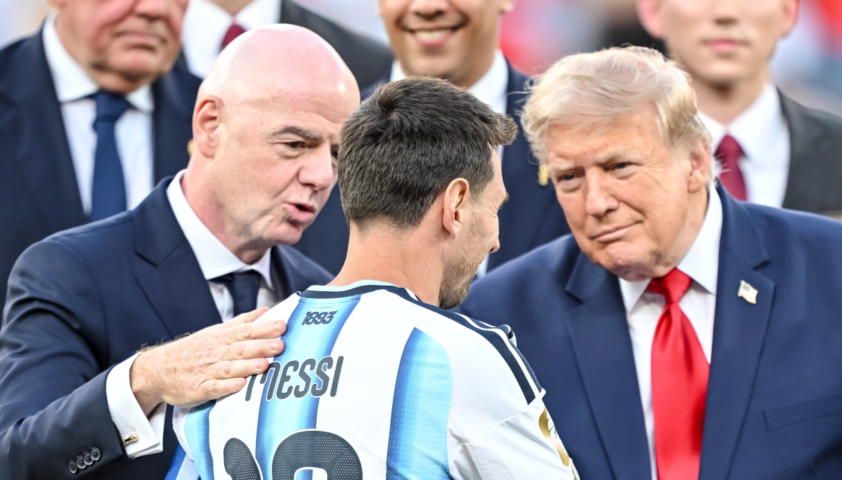 https://wips.plug.it/cips/sport.virgilio.it/cms/2026/08/infantino-messi.jpg