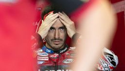 Silverstone, Marquez e Bagnaia lanciano l’allarme: “Non poggiavo il ginocchio, dobbiamo capire cosa è successo”