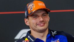 Verstappen rinnova con Red Bull e mette a tacere le voci di mercato: in Olanda valzer Hadjar (out), Lawson e Tsunoda