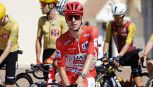 Vuelta, paura per Pogacar: Tadej cade ed è costretto al primo ritiro in un grande giro! Si teme brutto infortunio
