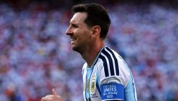 Messi annuncia l’addio alla nazionale argentina: la decisione dopo la morte del padre. Un’eredità impossibile da raccogliere