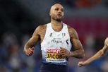 Atletica, Jacobs ko durante la finale, problema all'adduttore: sfuma l'oro, staffetta a rischio, caos sui social