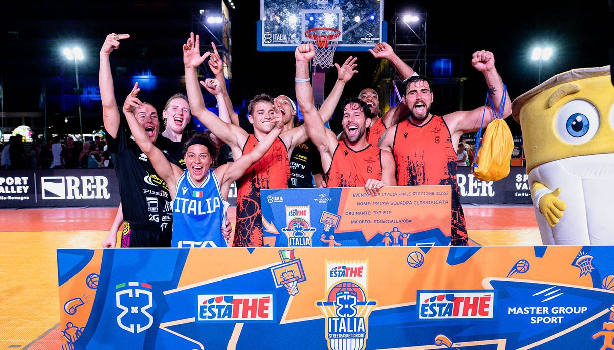 https://wips.plug.it/cips/sport.virgilio.it/cms/2026/08/le-formazioni-vincitrici-della-categoria-open-e1785673397316.jpg