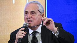 Lazio-Frattesi, Lotito smentisce i tifosi e ora punta Icardi: Gattuso spera, ma Ratkov è un problema