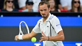 Non solo Alcaraz e Djokovic, pure Medvedev in crisi. Cede a Damm e si sfoga: 'Meglio che mi dia al pickleball'