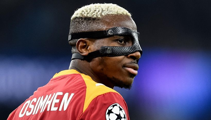 Osimhen cambia il mercato di Napoli e Milan: Inzaghi e Arsenal all’assalto, Galatasaray su Leao, De Laurentiis incassa