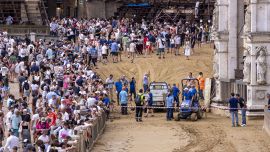 Palio di Siena, altro rinvio: altri temporali sin dal mattino, dopo 50 anni si correrà il 18 agosto
