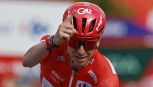 Vuelta, Pogacar concede il tris ma si mostra “più umano”: battuto allo sprint Enric Mas e vantaggio aumentato sui big