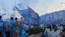 Festa 100 anni Napoli tra show e paura per il terremoto, fuochi d'artificio e polemiche: andava fermato