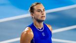 Cincinnati, Sabalenka crolla anche contro Bejlek e fa infuriare i tifosi: “Arrogante”. Classifica WTA, Rybakina all’assalto