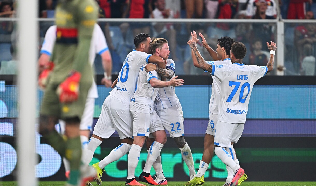 https://wips.plug.it/cips/sport.virgilio.it/cms/2026/08/serie-a-2026-27-genoa-0-2-napoli-de-bruyne-vergara.jpeg
