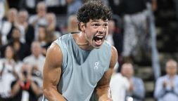 Shelton trionfa a Montreal e avvisa Sinner per lo US Open, Swiatek piega Rybakina e salva la n° 1 di Sabalenka