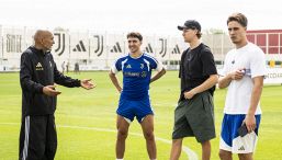 Sinner a casa Juventus, il messaggio a Spalletti e l’incontro con Yildiz. I tifosi: “Imparate da Jannik come si vince”