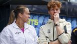 Passione Ferrari per Sinner e Sabalenka, Jannik 'beccato' a Montecarlo mentre Aryna presenta la sua Purosangue