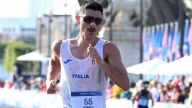 Europei atletica, maratona d'oro: Vincono sia Massimo Stano che Sofia Fiorini col record del mondo. Cosa vuol dire il cappello di paglia sul traguardo