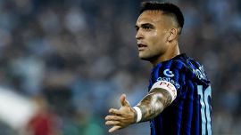 Inter, il sabato del villaggio di Lautaro: nervoso, ammonito e fuori forma in 45', l'idea di Marotta per blindarlo