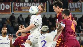 Roma-Fiorentina, moviola: il Var è scomparso ormai, decide solo l’arbitro e sbaglia. Quante polemiche, cosa è successo