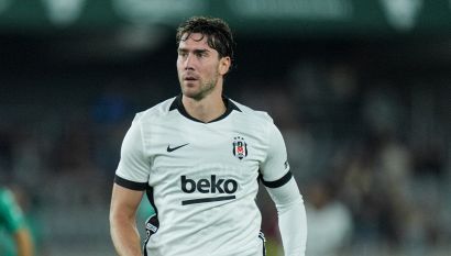 Besiktas, tempi duri per Italiano e Vlahovic: le accuse dei tifosi