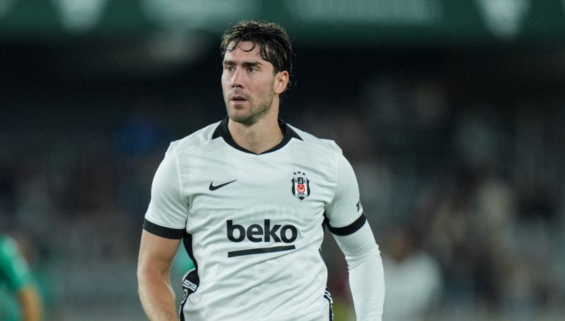 Besiktas, Vlahovic stecca ancora e il turnover di Italiano ha già stufato: quante critiche dopo il ko in Europa League