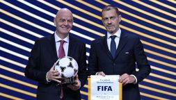 Nuovo attacco di Ceferin, ma Infantino non molla la FIFA: missione all'ONU per salvare la presidenza