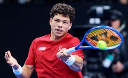 Davis, harakiri Shelton: perde anche con Mensik, poi Lehecka batte Tien ed elimina gli Usa. Zverev e Jodar ok