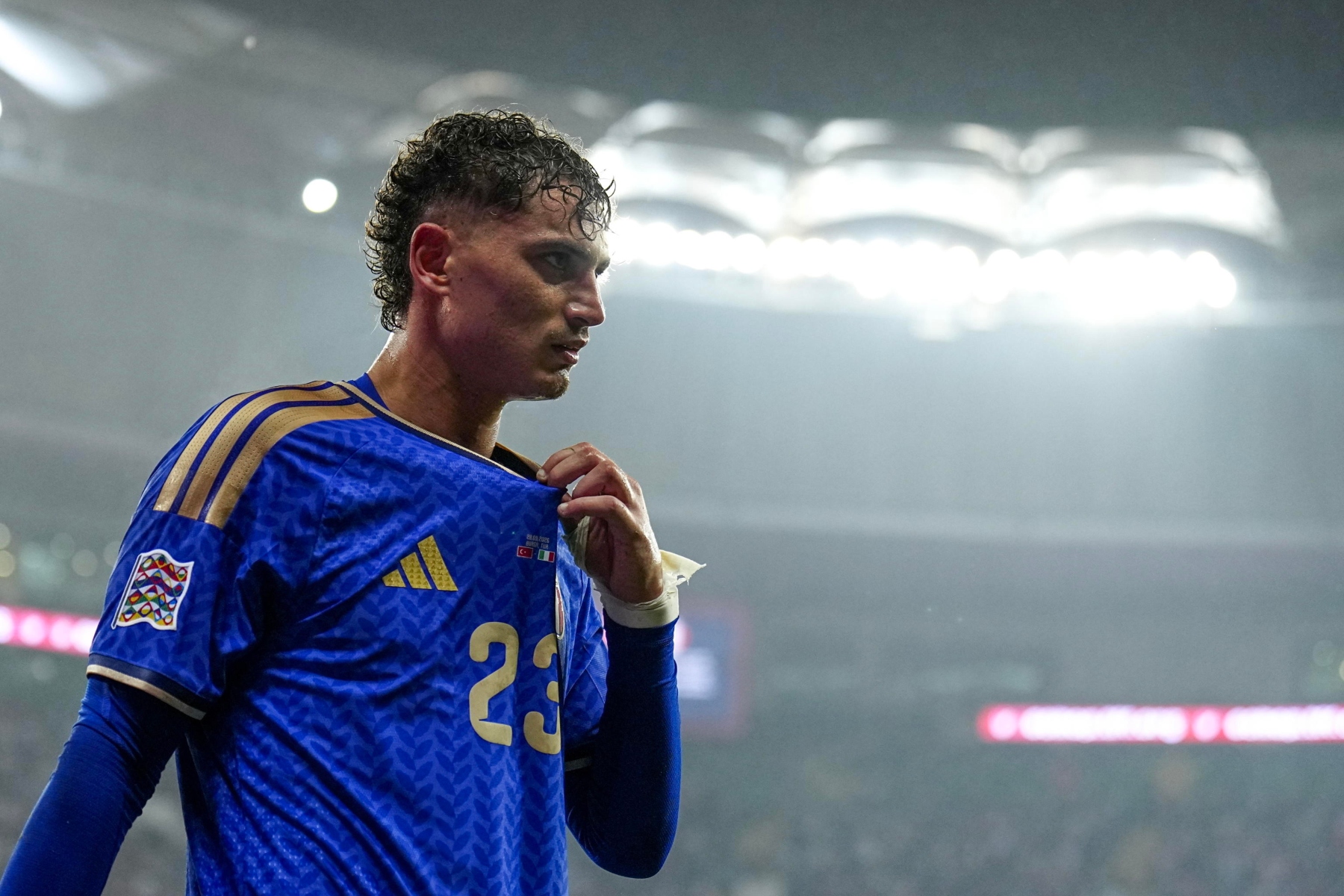 https://wips.plug.it/cips/sport.virgilio.it/cms/2026/09/esposito-1.jpg