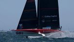 Incidente all'America's Cup a Napoli, ferito il timoniere di GB1 dopo uno scontro con Alinghi