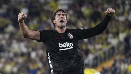Besiktas, Vlahovic: altro messaggio alla Juve. Gol decisivo nel derby con il Fenerbahce e rissa all’italiana con Skriniar