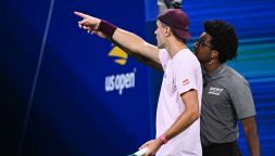 US Open, nervi tesi a New York: il bruttissimo gesto di Potapova, Mensik litiga con un tifoso. Organizzatori nel mirino