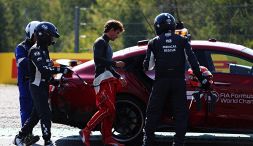 F1 Monza, la domenica infernale di Leclerc: il dissidio con Hamilton, l'incidente alla Parabolica, le critiche dei tifosi