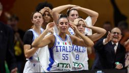 Mondiali basket, l’Italia sfiora l’impresa: gli USA di Caitlin Clark beffano nel finale le Azzurre, che però sorridono