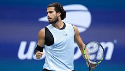 US Open, Alcaraz fa paura: travolge Paul e attende Shelton. La sfida tra Zverev e Darderi scatena la polemica: “Carlos favorito”
